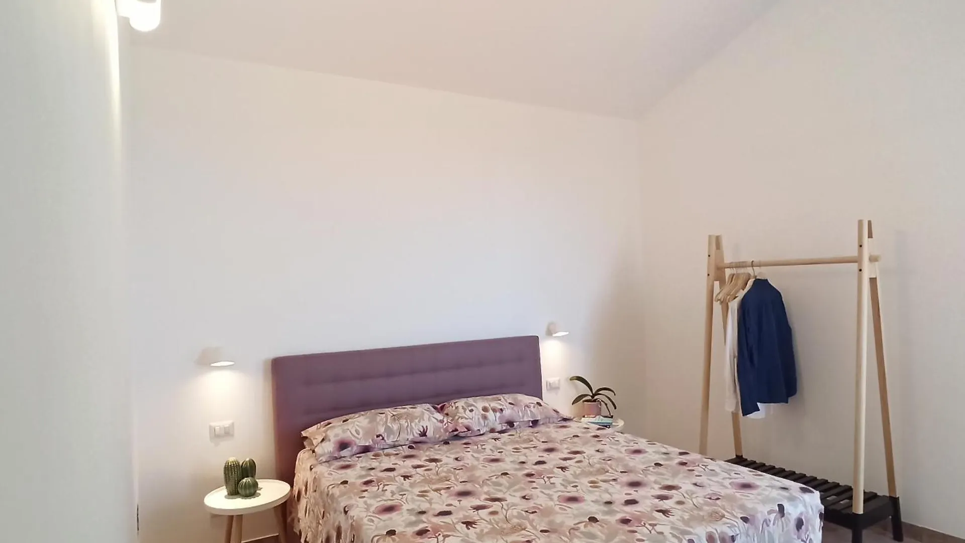 Mediterraneo Rooms كاستيلاّماري ديل غو بيت ضيافة