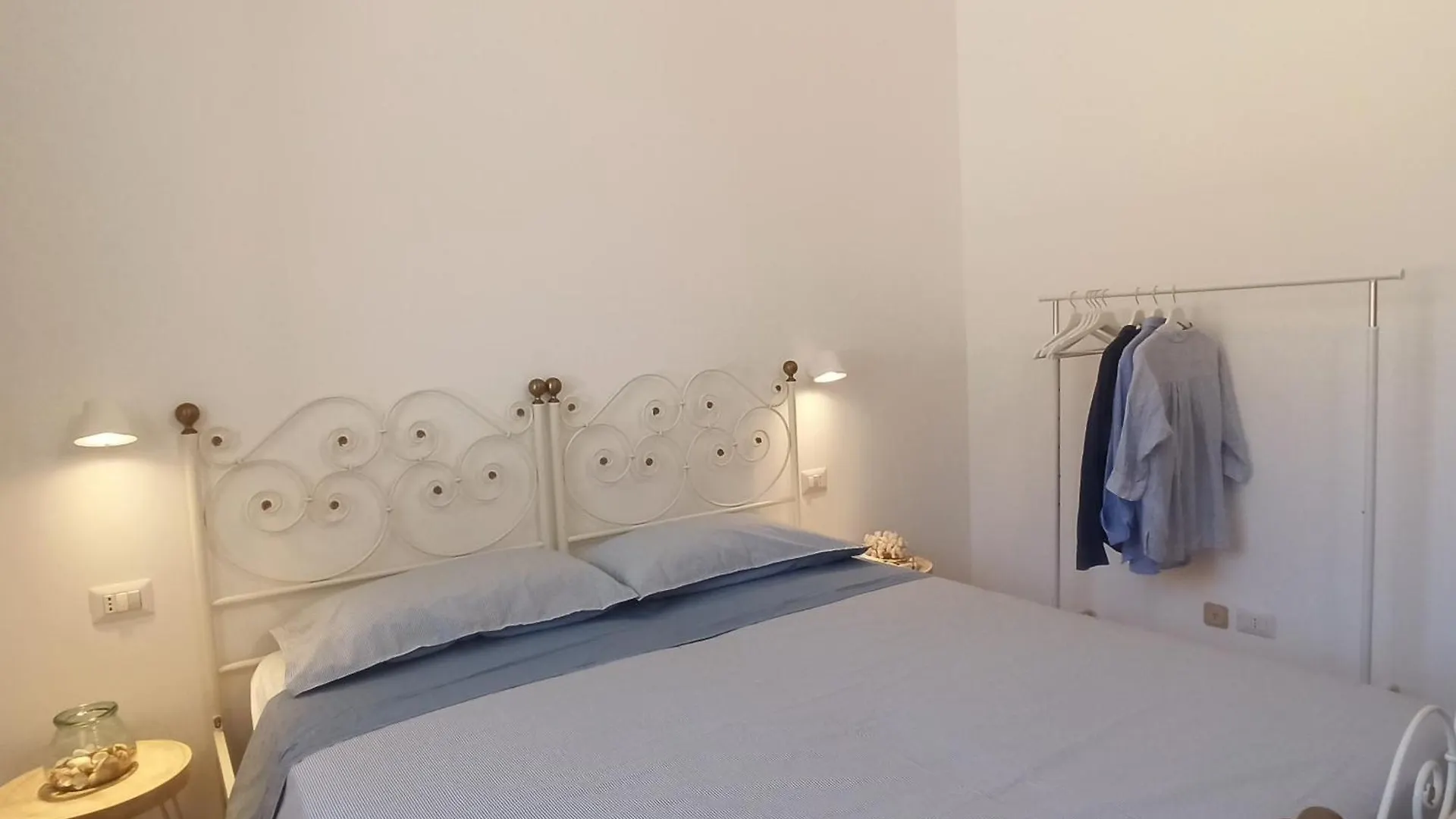 Mediterraneo Rooms كاستيلاّماري ديل غو